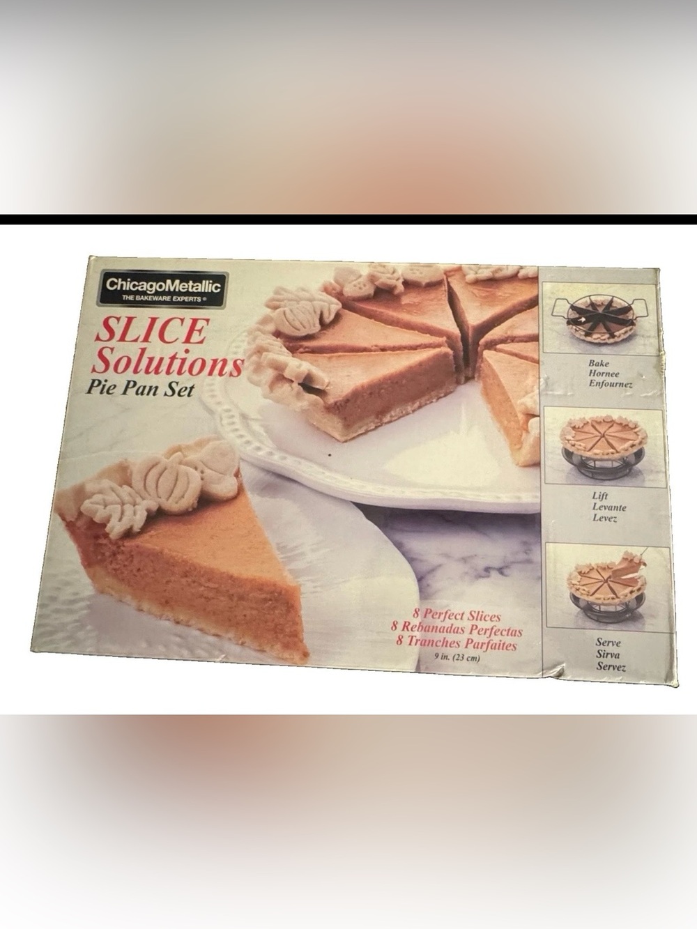 Chicago Metallic Slice Solutions Round Pie Pan and Slicer set. New